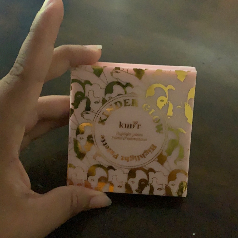 Kinder Glow Highlight Palette